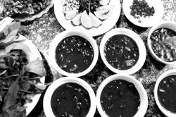 Sau bữa tiết canh bò, 7 người trong một gia đình nhập viện
