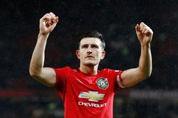 MU mắc kẹt với Maguire