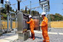 Giá điện sinh hoạt được rút xuống 5 bậc, dự kiến cao nhất 3.457 đồng/kWh