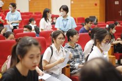 Nhiều trường đại học công bố điểm chuẩn xét tuyển sớm