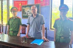 Bắt tạm giam 2 Phó Giám đốc Trung tâm đăng kiểm tại Quảng Bình