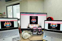 Fan thuê 6 máy tính trong tiệm Internet để đặt vé BlackPink ở Hà Nội
