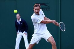 Daniil Medvedev lấy vé vòng 3 Wimbledon 2023