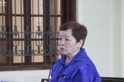 Cụ bà U80 vừa đánh bạc, vừa vận chuyển heroin