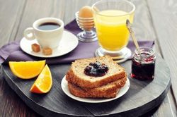 5 việc cần làm ngay khi ngủ dậy để sạch ruột, sống lâu
