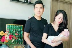 Vợ hạnh phúc khi chồng chăm sóc và nấu cơm cữ sau sinh mổ