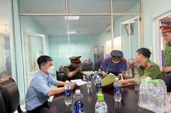 Nhận hối lộ gần 1 tỷ đồng, 2 phó giám đốc trung tâm đăng kiểm bị bắt