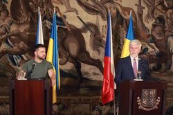 Ukraine kêu gọi NATO 'gửi tín hiệu rõ ràng' về tư cách thành viên
