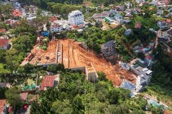 Hiện trường vụ sạt lở tại Đà Lạt nhìn từ trên cao