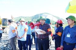 Những hình ảnh bảo vệ thi công cầu cạn Diễn Đoài vượt cao tốc Bắc - Nam trên Quốc lộ 48