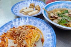 Bữa sáng Sài Gòn: Bữa sáng nhẹ nhàng cùng mì xào, bánh đúc kiểu 'thanh đạm'
