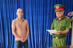 Từ vụ chó phóng uế, chủ bị bắt vì cho vay lãi nặng