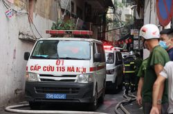 Hiện trường vụ cháy nhà, 3 người chết ở Hà Nội