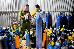 Triệt phá kho sang chiết 'khí cười'