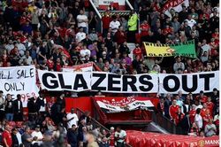 Thương vụ nhà Glazer bán Man United lại bế tắc