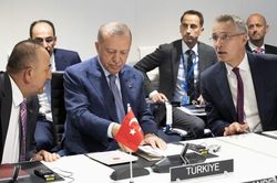 Mỹ có thể khai trừ Hungary và Thổ Nhĩ Kỳ khỏi NATO?