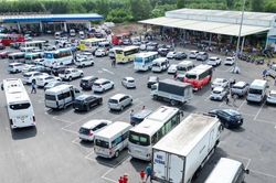 250 km cao tốc mới có 1 trạm dừng, khách xếp hàng dài chờ đi vệ sinh