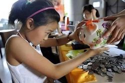 Cách xử lý khôn ngoan khi con hỏi 'Tại sao nhà mình không có nhiều tiền?'