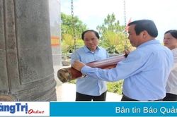 Trung ương Hội Người cao tuổi Việt Nam tri ân các anh hùng liệt sĩ và tặng quà gia đình chính sách
