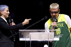Mùa giải cuối cùng của huyền thoại bóng đá nữ Megan Rapinoe