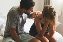 Dấu hiệu bạn đang bị lạm dụng tình cảm