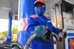 Giá xăng dầu hôm nay 10/7: Quay đầu giảm giá sau tuần tăng phi mã; Bộ Công Thương dự báo giá xăng dầu sắp tăng lên gần 23.500 đồng/lít