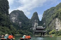 Đưa Quần thể Danh thắng Tràng An trở thành khu du lịch hấp dẫn của Việt Nam và quốc tế