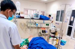 Đi du lịch, nam thanh niên suýt chết vì uống thuốc giảm đau