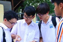 Thủ tướng yêu cầu báo cáo việc tuyển sinh lớp 10 công lập của Hà Nội