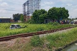 Tàu hỏa đâm ô tô ở Hải Phòng: 1 người tử vong, 4 người bị thương