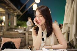 Khoe nhan sắc mẹ hai con, Hoa hậu Đặng Thu Thảo được khen 'như gái 18'