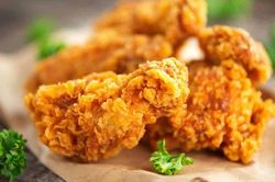 Có lòng tốt tặng gà rán cho cậu bé nghèo, chủ tiệm ngã ngửa khi biết sự thật