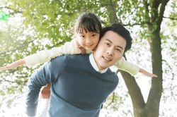 10 nguyên tắc người bố nào cũng nên nhớ khi nuôi dạy con gái