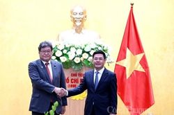 Bộ trưởng Nguyễn Hồng Diên tiếp Trưởng Ban Nghiên cứu Chính sách Đảng Dân chủ tự do Nhật Bản