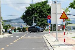 Biển báo giao thông bị lắp ngược
