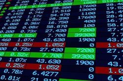 Tăng mạnh hai phiên liên tiếp, VN-Index lập đỉnh mới