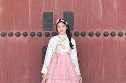 Con gái Quyền Linh diện hanbok, khoe sắc ngọt lịm ở Hàn Quốc