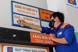 Giá xăng E5 RON 92 giảm nhẹ, RON 95 tăng nhẹ từ 15h hôm nay
