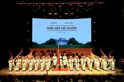 Bên trong Nhà hát Hồ Gươm trông thế nào?