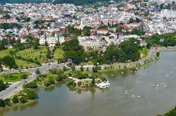Bất động sản mới nhất: Thị trường sắp 'nhẹ nhàng' tăng; xuất hiện phân khúc đi tắt đón đầu, Đà Lạt đấu giá cho thuê 'đất vàng'