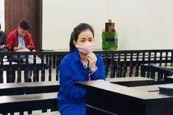 Dùng ảnh mặc quân phục, tự tặng hoa cho mình để lừa đảo
