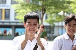 28 trường THPT công lập hạ điểm chuẩn lớp 10, trường nào hạ nhiều nhất?