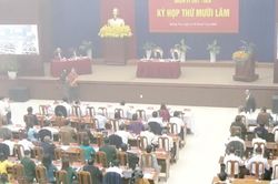 Khói bao trùm hội trường, HĐND tỉnh Quảng Nam dừng họp đột ngột