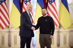 Người Anh kêu gọi Tổng thống Mỹ thay đổi kế hoạch về Ukraine sau quyết định cung cấp bom chùm
