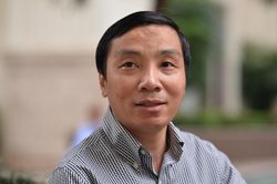 PGS.TS Phạm Thế Anh: 'Nhìn sâu vào bản chất kinh tế vẫn rất khó khăn'
