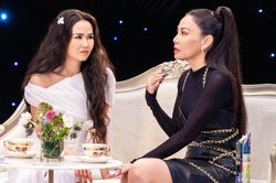 Thu Minh gặp sự cố khi hát cùng Võ Hạ Trâm: Phải nhờ 'đàn em' ứng cứu!