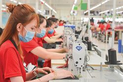 Doanh nghiệp chia sẻ khó khăn và 'giữ chân' người lao động
