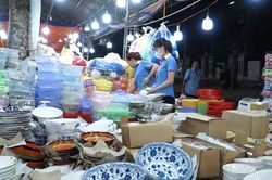 Chợ công nhân thời... eo hẹp
