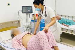 Người phụ nữ bị sốc nhiễm khuẩn, suy đa tạng sau khi ăn bánh tẻ