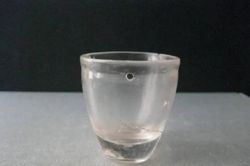 Mở mộ cổ nghìn năm, chuyên gia phấn khích thấy chén lạ 'xuyên không'